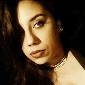 Meet your Posher, Caroline